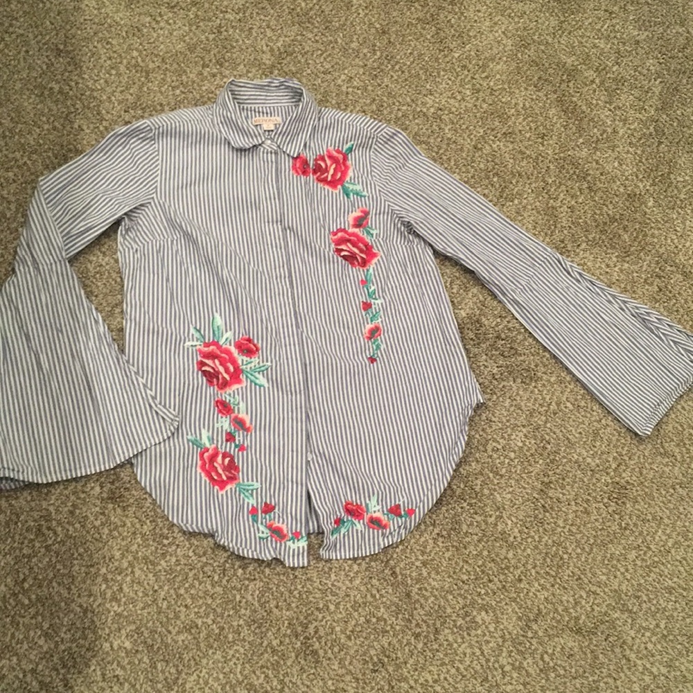 Long Bell Sleeve button up by Merona 🌸